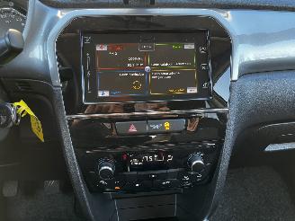 Suzuki Vitara 1.6i NAVI / CAMERA / CRUISE / TREKHAAK picture 15