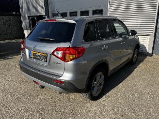 Suzuki Vitara 1.6i NAVI / CAMERA / CRUISE / TREKHAAK picture 28