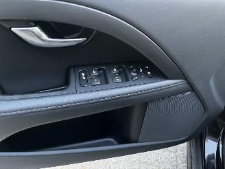 Volvo V-70 2.0 T4 AUTOMAAT / LEER / NAVI SCHUIFDAK / 85000KM picture 17