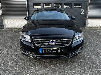 Volvo V-70 2.0 T4 AUTOMAAT / LEER / NAVI SCHUIFDAK / 85000KM picture 2