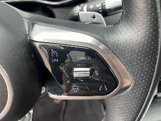 Jaguar F-Pace 2.0i P400E AWD R- DYNAMIC / BLACK STYL picture 21