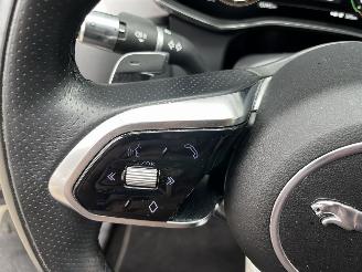 Jaguar F-Pace 2.0i P400E AWD R- DYNAMIC / BLACK STYL picture 20