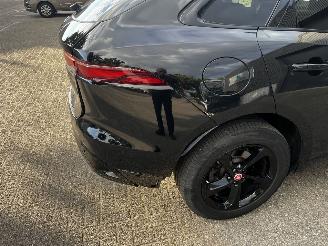 Jaguar F-Pace 2.0i P400E AWD R- DYNAMIC / BLACK STYL picture 4