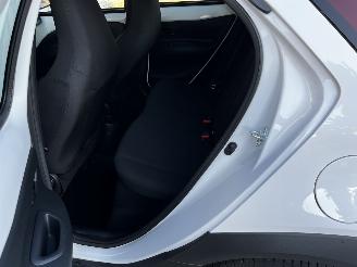 Toyota Aygo X 1.0 VVt-i CRUISE/ CAMERA / STOELVER / AIRCO picture 11