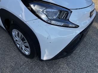 Toyota Aygo X 1.0 VVt-i CRUISE/ CAMERA / STOELVER / AIRCO picture 4