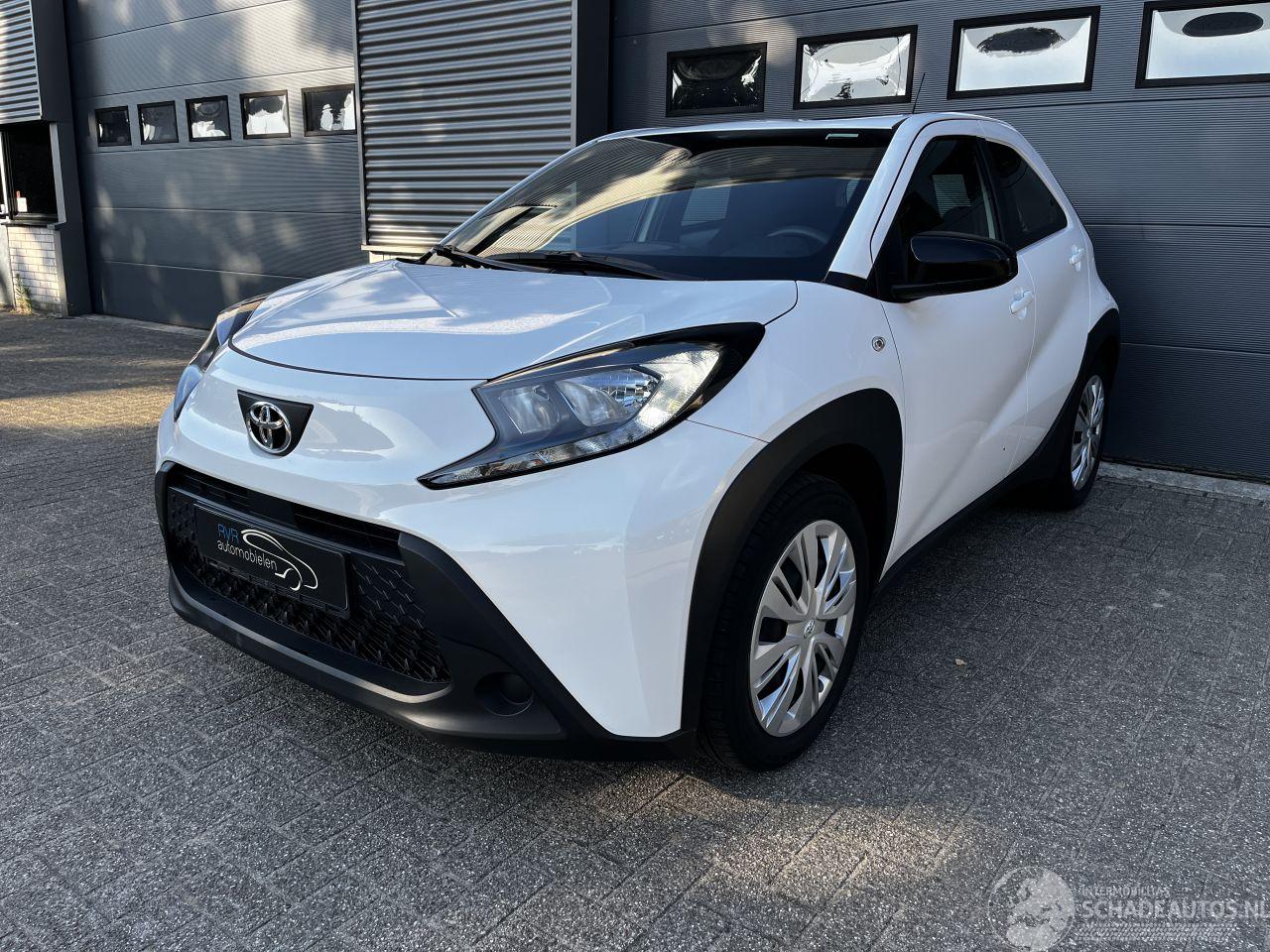 Toyota Aygo X 1.0 VVt-i CRUISE/ CAMERA / STOELVER / AIRCO