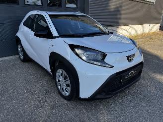 Toyota Aygo X 1.0 VVt-i CRUISE/ CAMERA / STOELVER / AIRCO picture 3