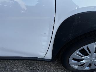 Toyota Aygo X 1.0 VVt-i CRUISE/ CAMERA / STOELVER / AIRCO picture 7