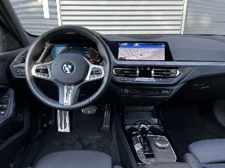 BMW 1-serie 118i M PAKKET AUTOMAAT / NAVI / CRUISE / CAMERA picture 13