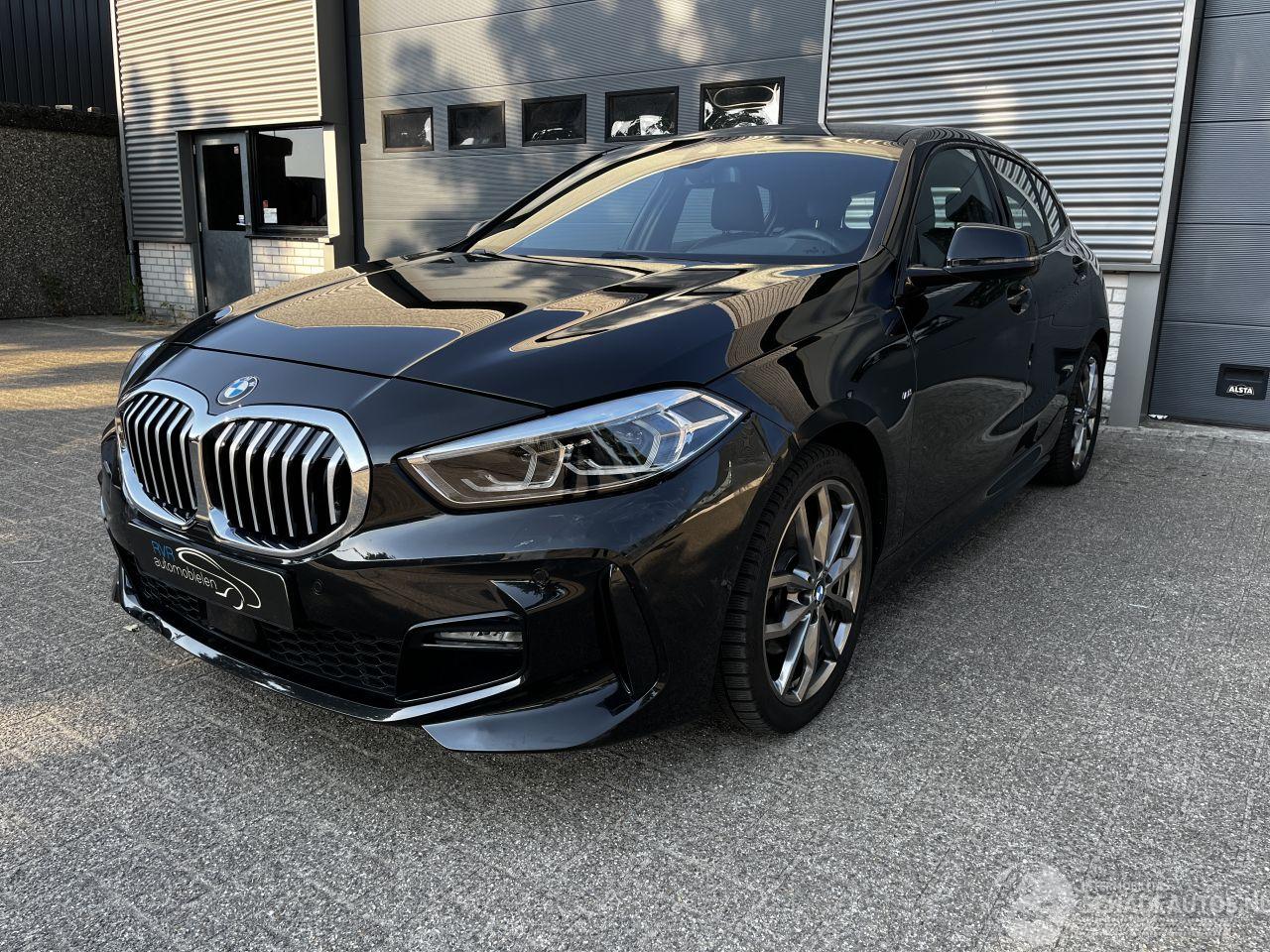 BMW 1-serie 118i M PAKKET AUTOMAAT / NAVI / CRUISE / CAMERA