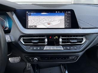 BMW 1-serie 118i M PAKKET AUTOMAAT / NAVI / CRUISE / CAMERA picture 14