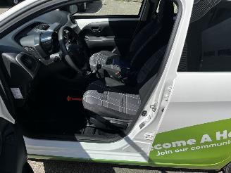 Peugeot 108 1.0 e-VTI AIRCO / 5 DEURS picture 7
