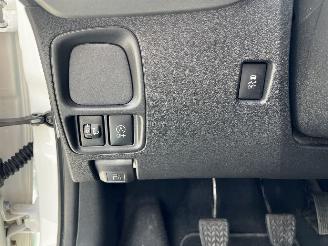 Peugeot 108 1.0 e-VTI AIRCO / 5 DEURS picture 9