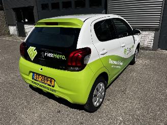 Peugeot 108 1.0 e-VTI AIRCO / 5 DEURS picture 14