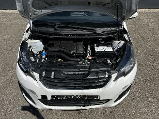 Peugeot 108 1.0 e-VTI AIRCO / 5 DEURS picture 5
