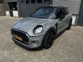 Vaurioauto  passenger cars Mini Cooper 1.5I 2017/5