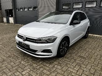 Schadeauto Volkswagen Polo 1.0 TSI PANODAK / AUTOMAAT / CRUISE / NAVI 2019/12