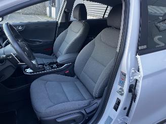 Hyundai Ioniq COMFORT EV 38kwH CAMERA / NAVI / CRUISE / PDC picture 9