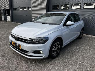 krockskadad bil auto Volkswagen Polo 1.0i CRUISE / NAVI / PDC / DIEFSTALSCHADE 2018/4