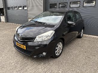 uszkodzony samochody osobowe Toyota Yaris 1.3 VVT-i AIRCO 2014/9