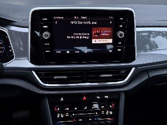 Volkswagen T-Roc 1.5 TSI AUTOMAAT / NAVI / CRUISE / CAMERA picture 11