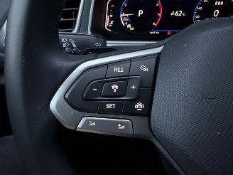 Volkswagen T-Roc 1.5 TSI AUTOMAAT / NAVI / CRUISE / CAMERA picture 13