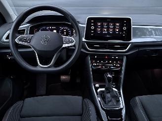 Volkswagen T-Roc 1.5 TSI AUTOMAAT / NAVI / CRUISE / CAMERA picture 9