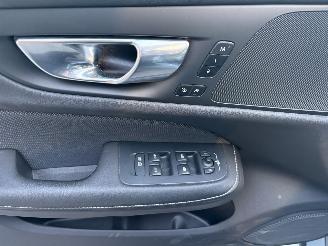 Volvo V-60 2.0 T6 Plug-in Hybrid AWD Plus Bright picture 16