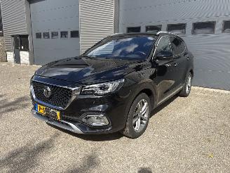 Vaurioauto  passenger cars MG EHS 1.5 TGDI PLUG IN / LEER / PANO / CRUISE / CAMERA 2022/5