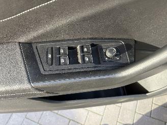 Volkswagen T-Roc 1.5 TSI R-line / PANODAK / AUTOMAAT / CAMERA / CRUISE / NAVI picture 14