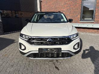 Volkswagen T-Roc 1.5 TSI AUTOMAAT / NAVI / CAMERA / VIRTUAL COCKPIT picture 2