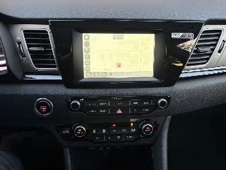 Kia Niro 1.6 GDI HYBRID / NAVI / CRUISE / CAMERA / LEER picture 14