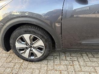 Kia Niro 1.6 GDI HYBRID / NAVI / CRUISE / CAMERA / LEER picture 4