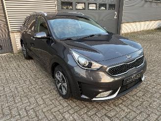 Kia Niro 1.6 GDI HYBRID / NAVI / CRUISE / CAMERA / LEER picture 3