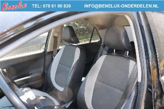 Kia Picanto 1.0 CVVT World Cup Edition picture 6