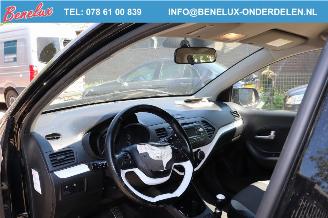 Kia Picanto 1.0 CVVT World Cup Edition picture 5