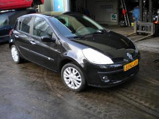 Renault Clio 1.2 tce 5d picture 2