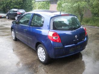 Renault Clio 1.2 16V Expression picture 4