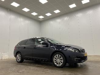 uszkodzony samochody osobowe Peugeot 308 SW 1.2 PureTech Panoramadak Navi Clima 2019/1