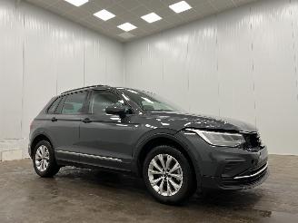 Damaged car Volkswagen Tiguan 1.5 TSI DSG Navi Clima 2023/10