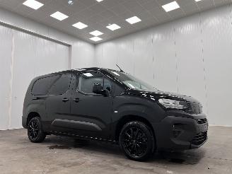 damaged commercial vehicles Peugeot Partner 1.5 BlueHDI Autom. DC Navi Airco 2024/6