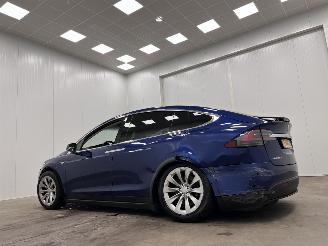 Tesla Model X 90D picture 3