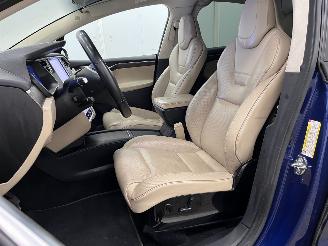Tesla Model X 90D picture 8