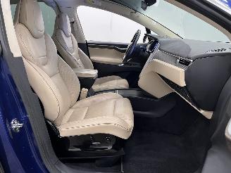 Tesla Model X 90D picture 9