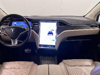 Tesla Model X 90D picture 12