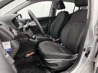 Hyundai I-10 1.0i Go! Navi Clima picture 8