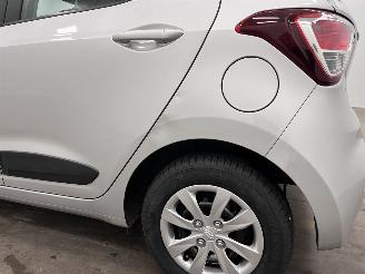Hyundai I-10 1.0i Go! Navi Clima picture 16