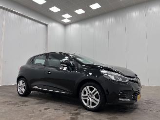 Schadeauto Renault Clio 0.9 TCe Zen 5-drs Navi Airco 2018/8