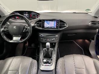 Peugeot 308 SW 1.2 PureTech Panoramadak Navi Clma picture 12