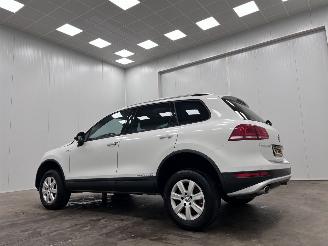 Volkswagen Touareg 3.0 TDI Autom. R-Line Panoramadak Navi Clima picture 3